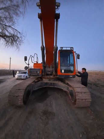 Продаётся экскаватор гусеничный Doosan 340