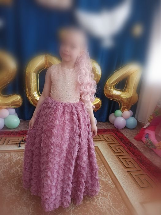 Продаю нарядное платье