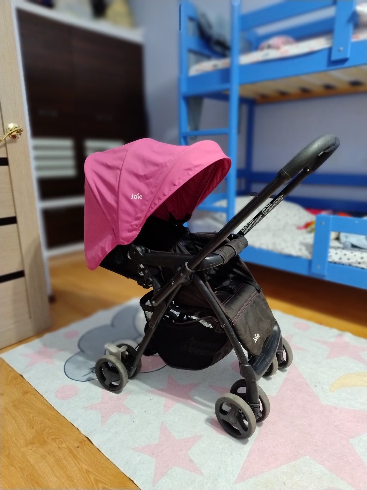 Лёгкая коляска Joie Mirus для девочки