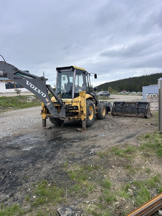 Buldoexcavator de vanzare