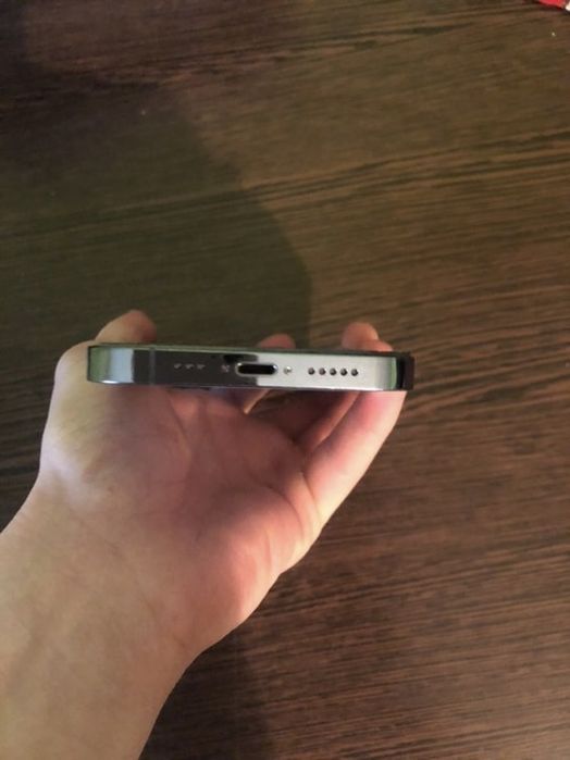 Iphone 13 pro, este impecabil