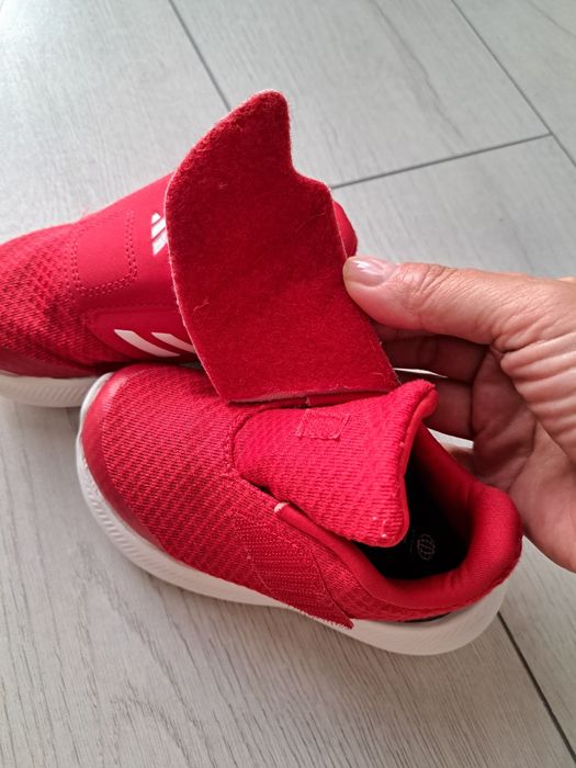 Adidasi adidas marimea 23