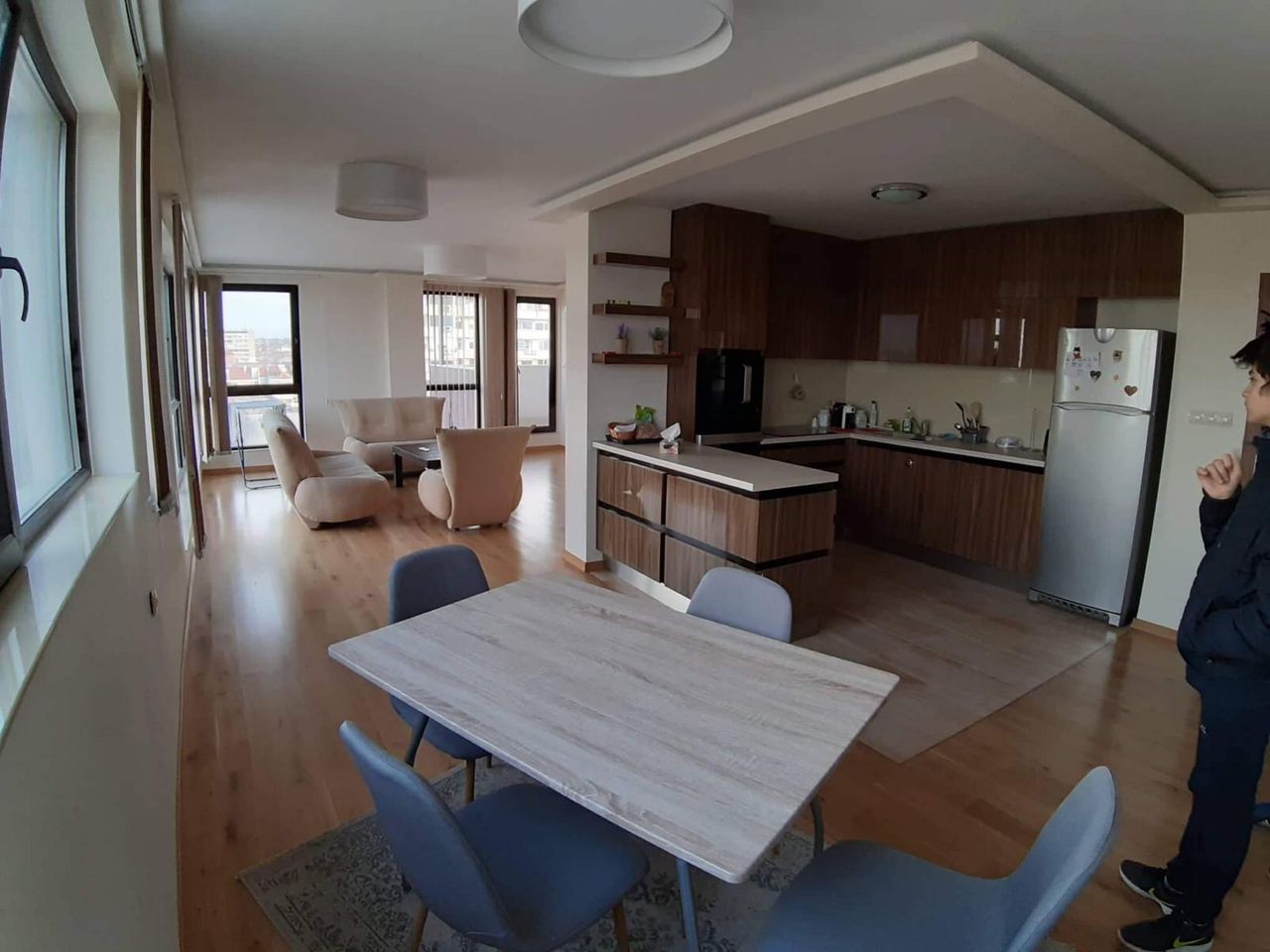 Дава се под наем Тристаен апартамент в Пловдив, Мараша - 135 кв.м за 600 € - Снимка #2