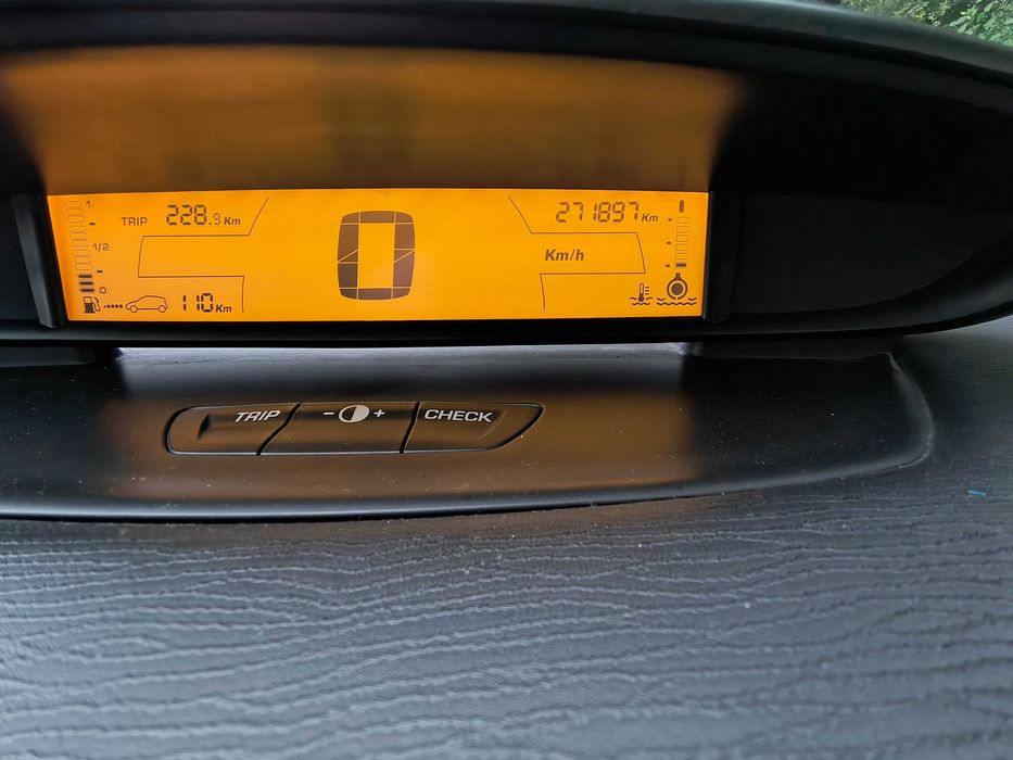 Vand Citroen C4 2007 , benzina 1.6