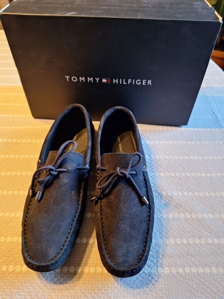 Pantofi de  vară Tommy-Hilfiger noi culoarea negru .Preț 250 lei.