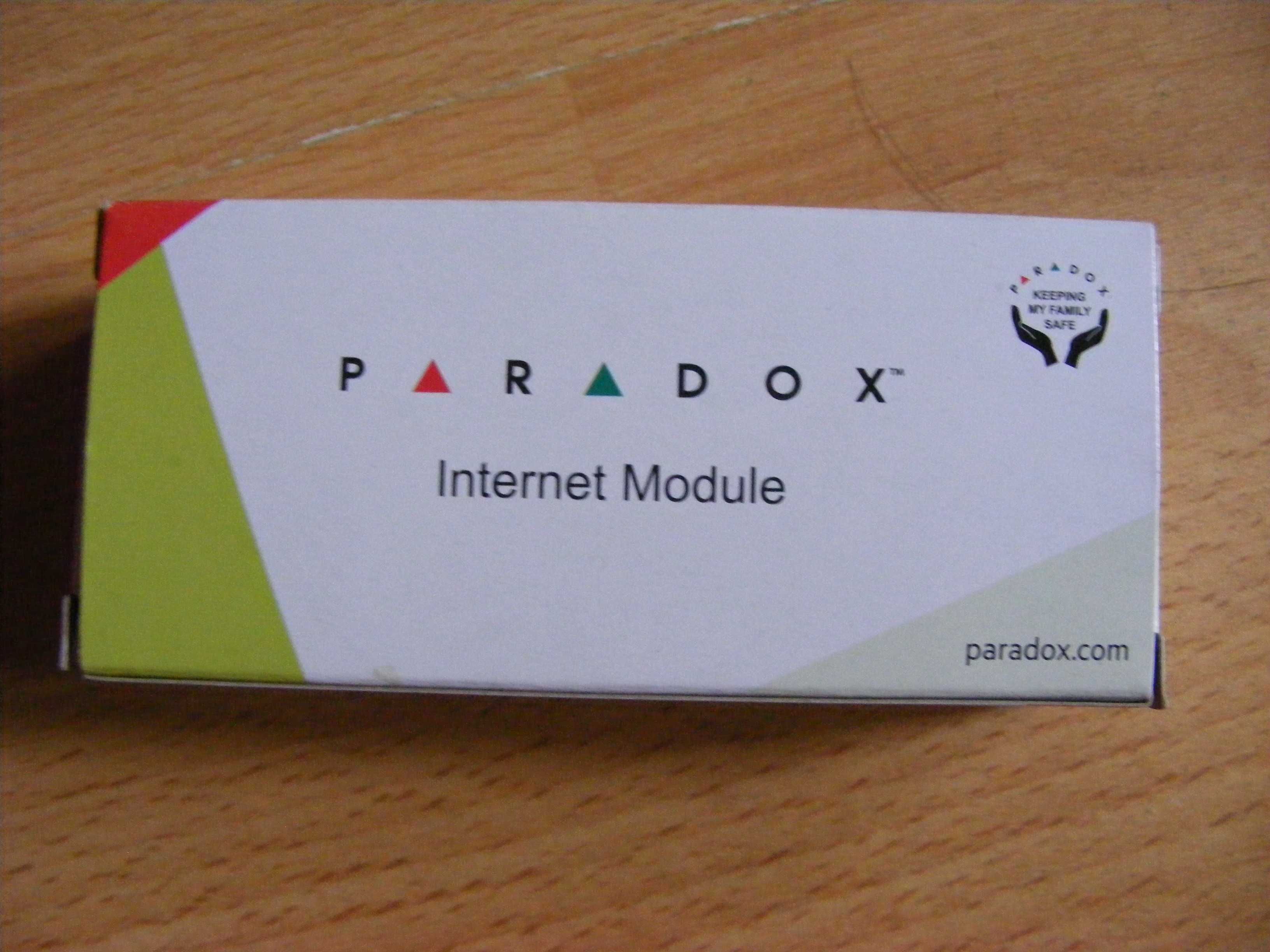 Comunicator IP pentru alarme PARADOX IP150+ (Aplicatie Insight Gold)