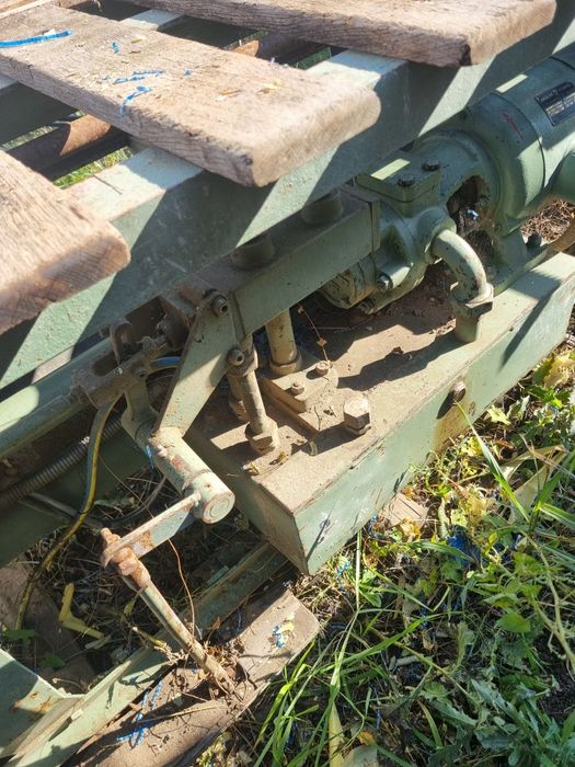 Vind masina de tivit cherestea cu o panze