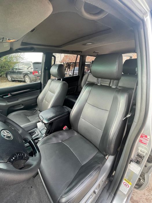 Vând Toyota Land Cruiser