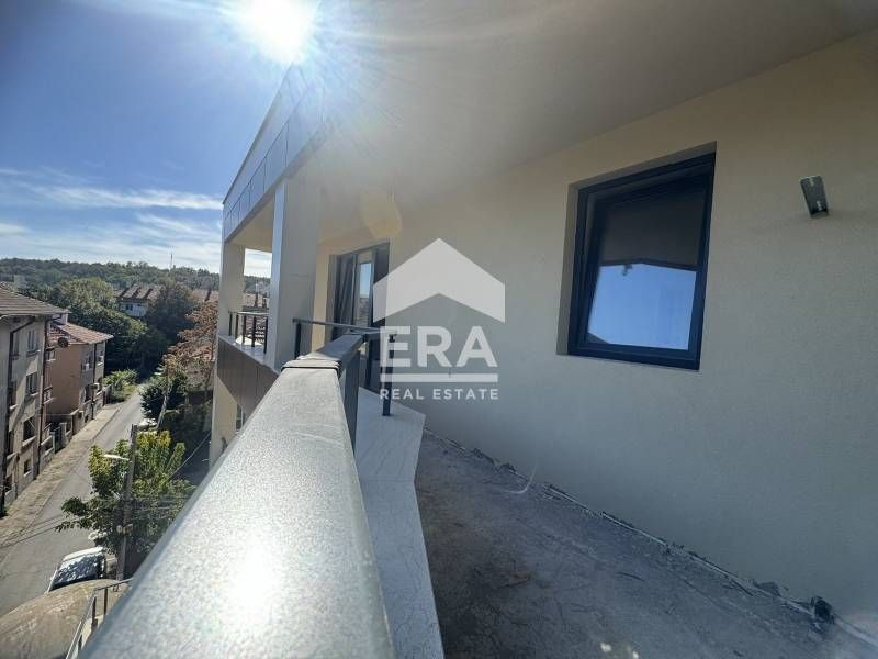 Просторни Тристайни апартаменти в Нова Луксозна Сграда