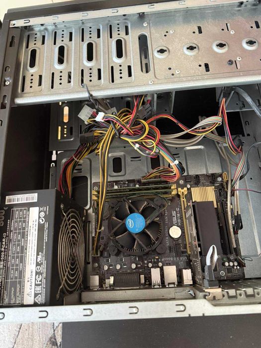 Настолен компютър  Intel Core i3-4330