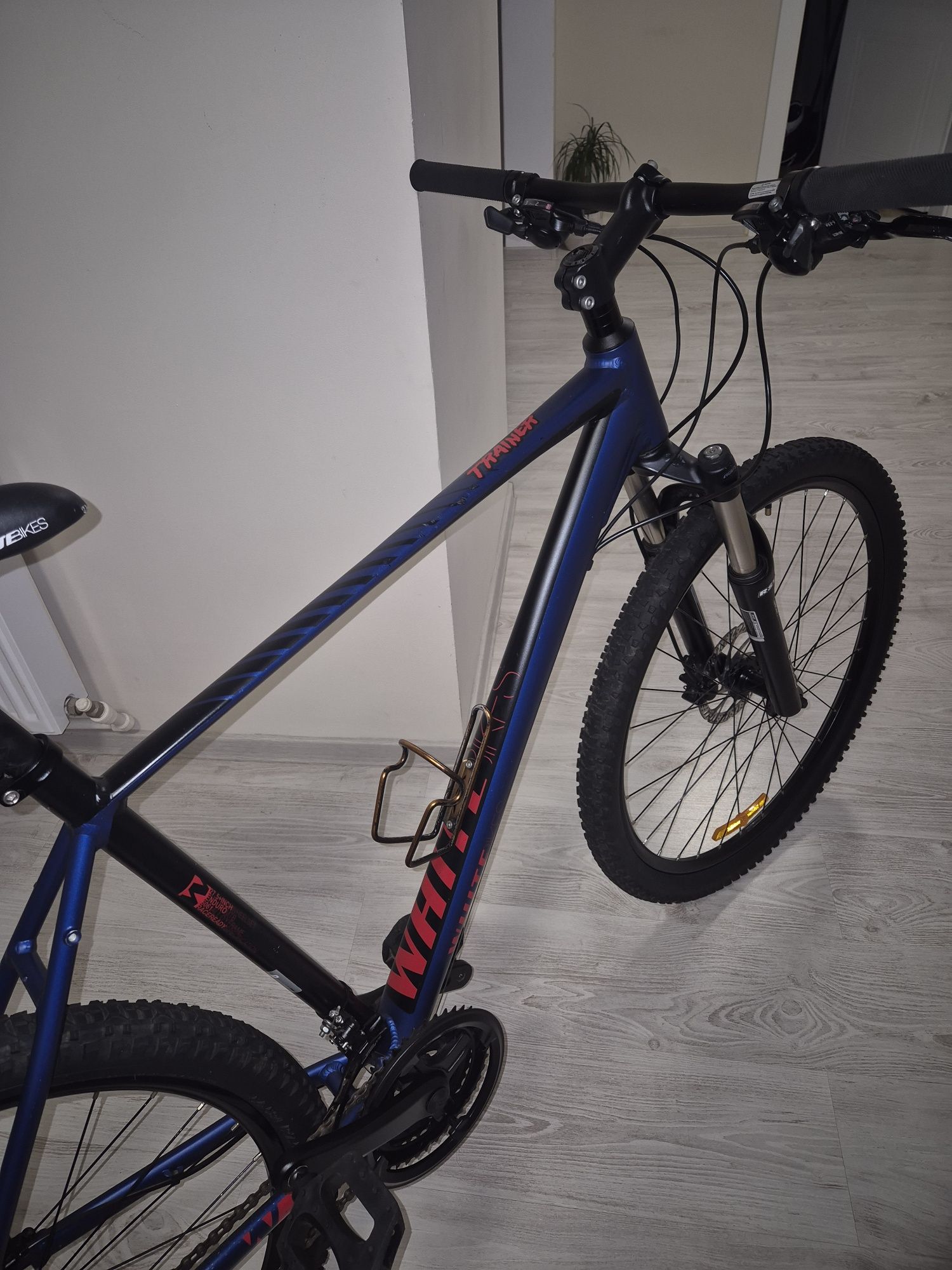 Bicicleta White,roti 27.5,frane hidraulice,full Shimano