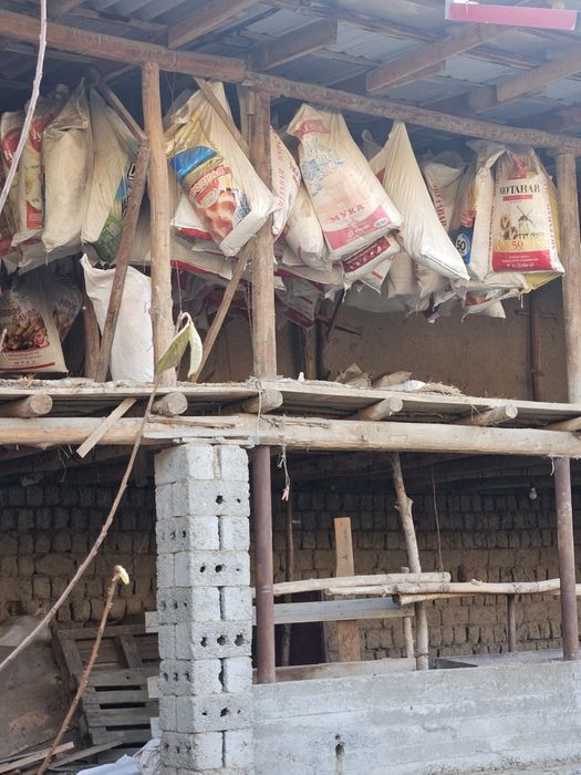 Un qopi sotiladi 2000 sum