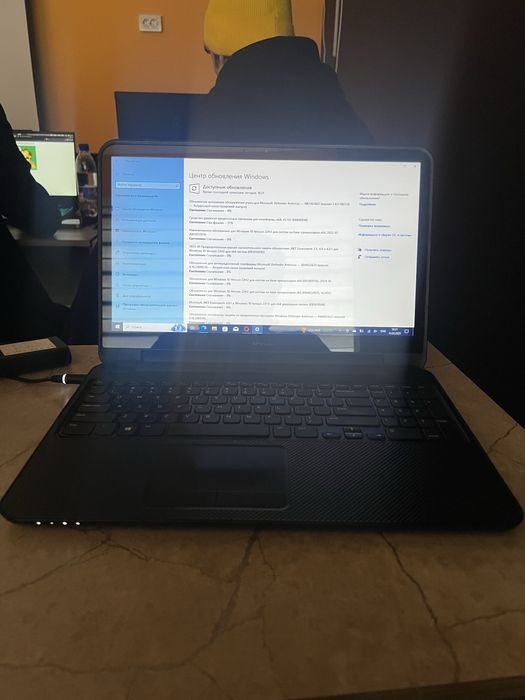 Dell Insepron 3537
