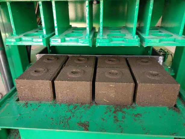 Linie de productie PAVELE si CARAMIDA LEGO din beton