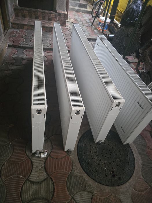 Vănd 4 calorifere 300 ron bucata.