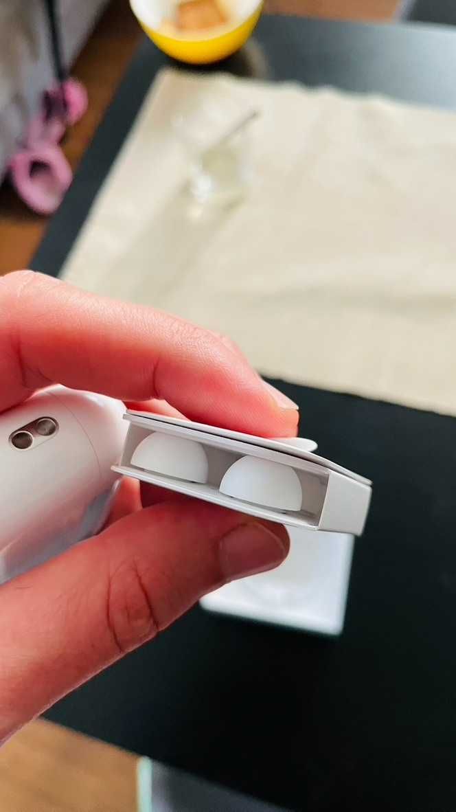 Apple AirPods Pro 2 2023 (USB-C) (Само Кейс)