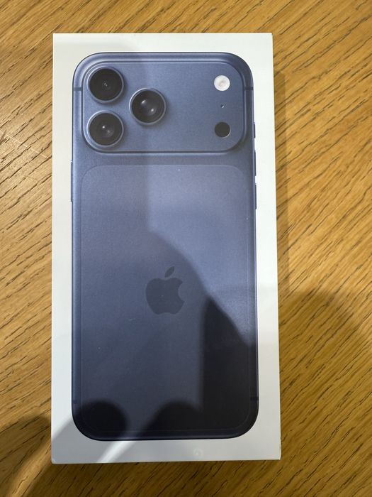 iPhone 17 Pro Max 256 GB 3099 лв.