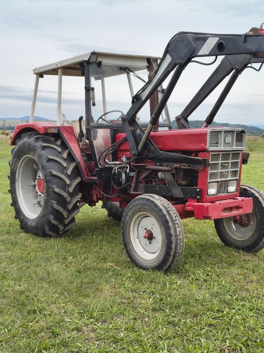 tractor  cu incarcator frontal