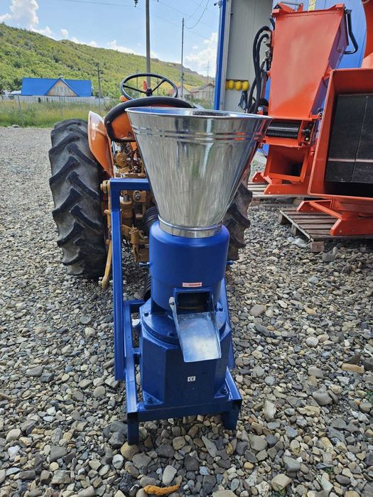Машина за пелети задвижвана от трактор MKL-229 PTO/150 кг/ч/15 к.с
