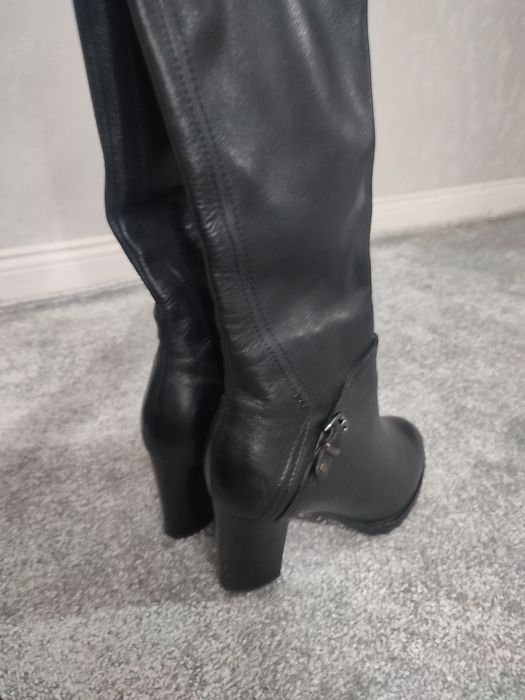 Длинные сапожки женские