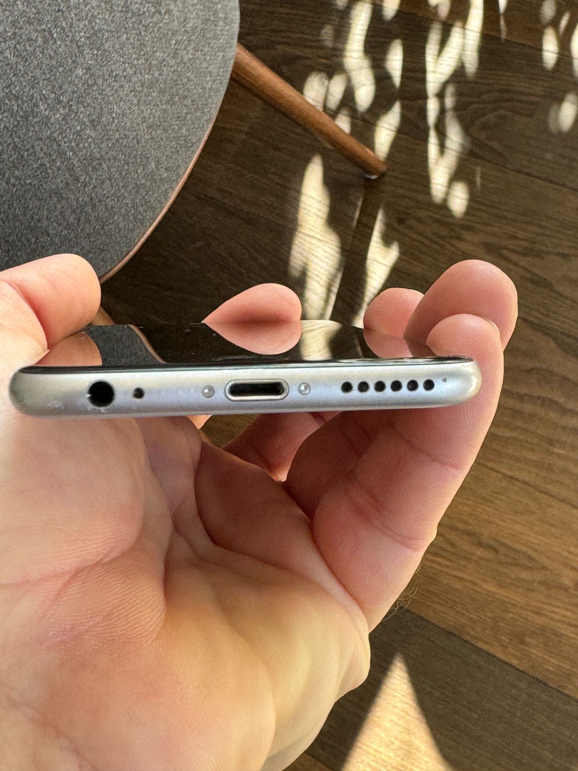 iPhone 6s, 16GB, Space Gray, Jailbroken, Locked