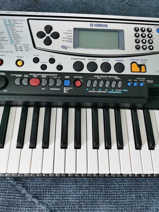 Pian digital polifonic profesional Yamaha PSR - 340