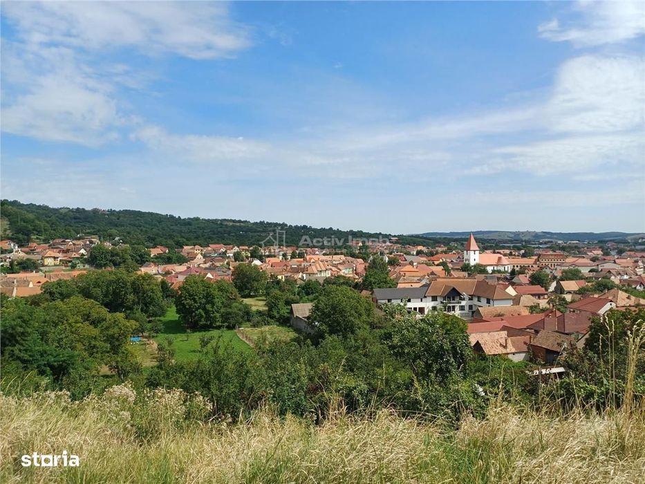 Teren cu vedere panoramica catre oras in Saliste