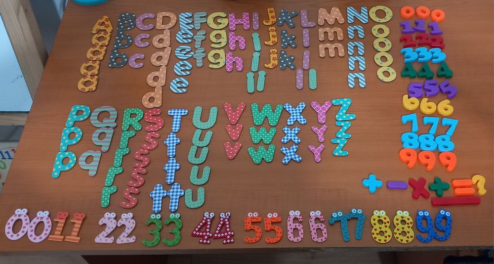 Litere și numere magnetice