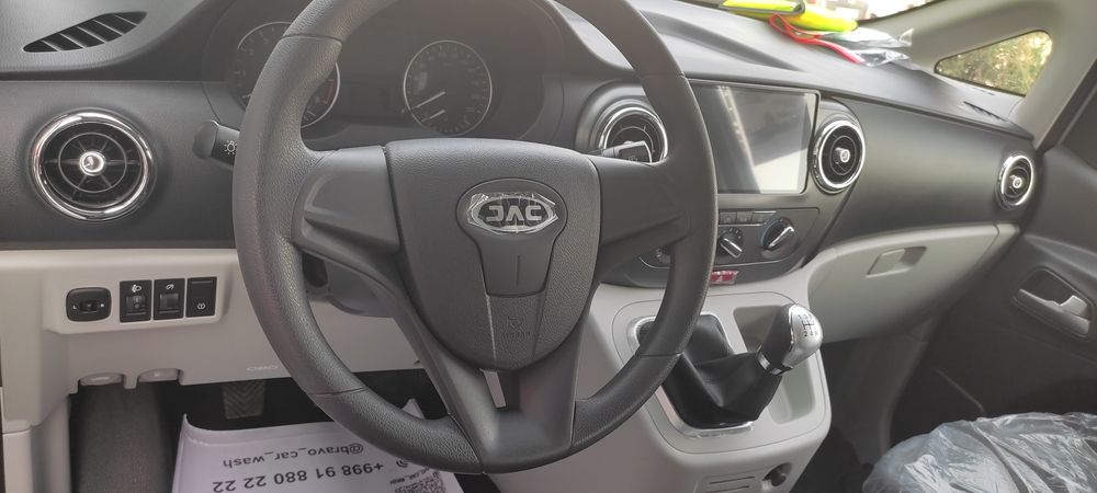 Jac M3 komgort va Lux varianti.