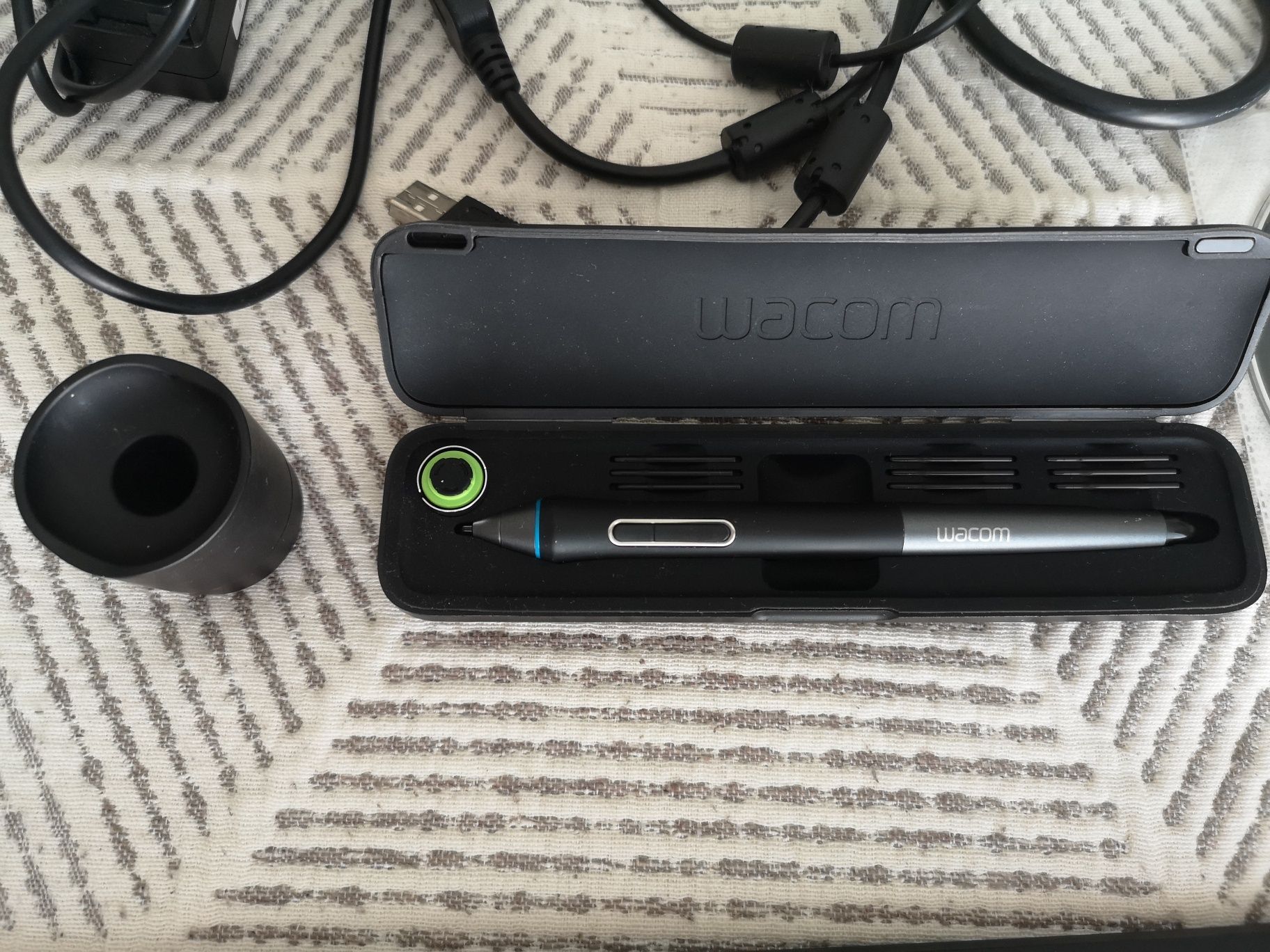 Wacom Cintiq 13HD Creative Pen Display