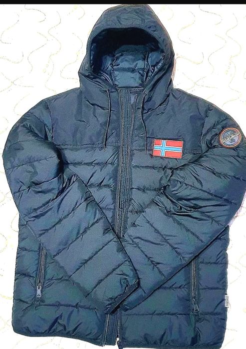 Napapijri, Camp David, Canadian Peak