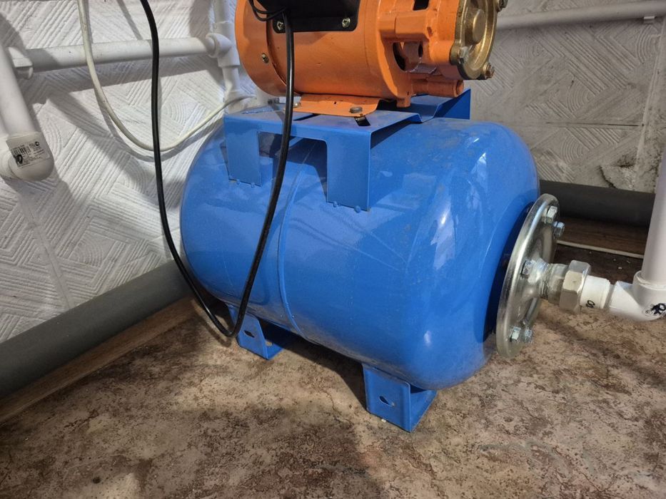 Продам гидроаккумулятор