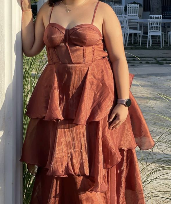 Дълга елегантна рокля