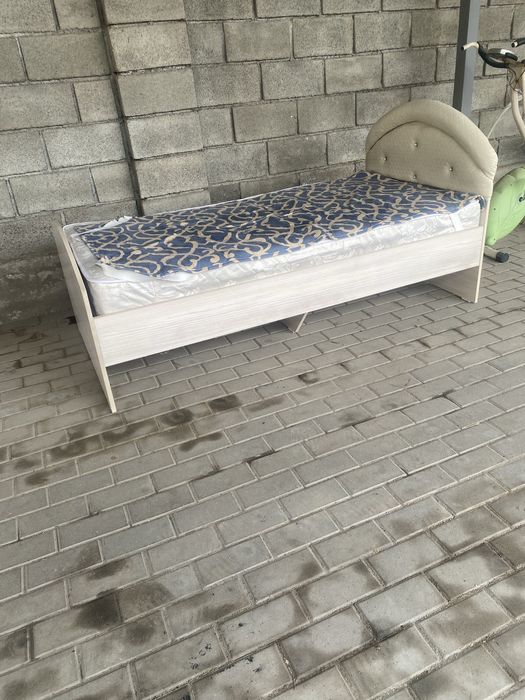 Кровать односпальная