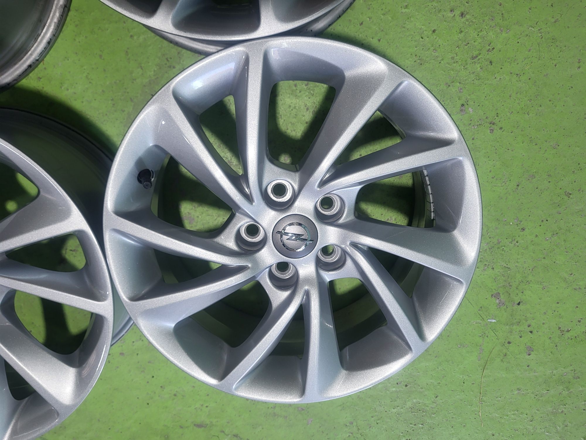 16 5x105 Opel лети джанти 5х105 опел