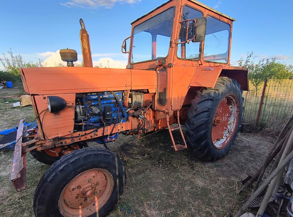 Vând -Tractor U650