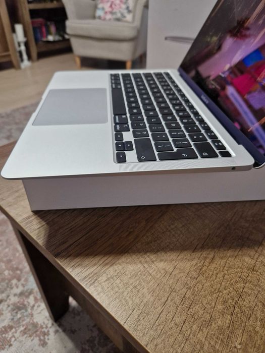 Apple MacBook Air 13-inch, procesor Apple M1