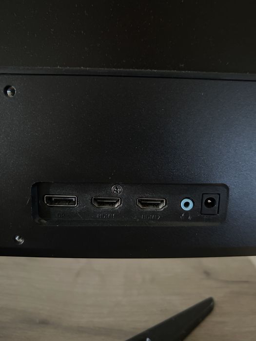 Геймърски монитор Acer с кабел