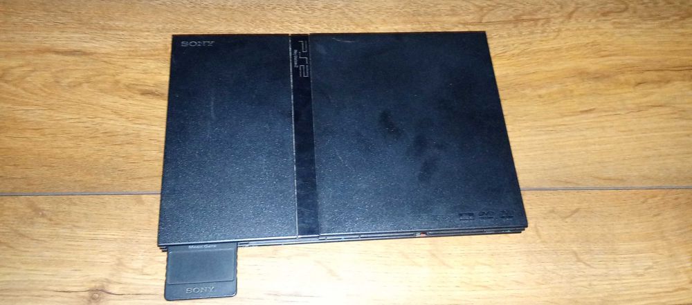 Playstation 2  stare forte buna are si fifa 9 pe el