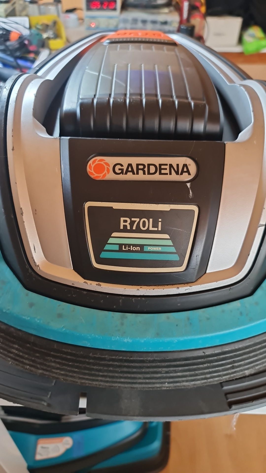 Robot 700m2 Gardena R70Li tuns iarba gazon