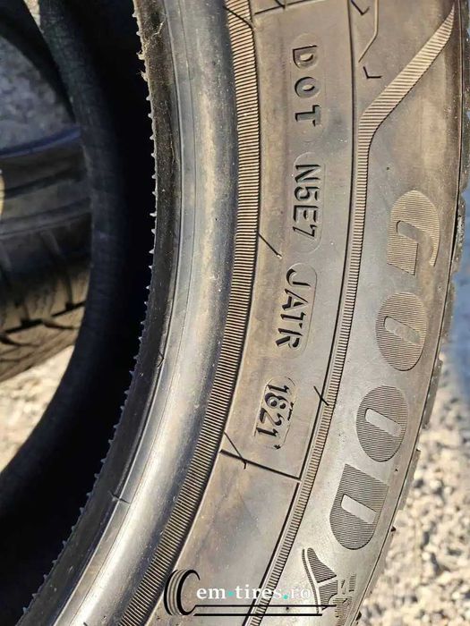 SET 2 Anvelope Iarna 235/55 R19 GOODYEAR Ultragrip Performance + 105H