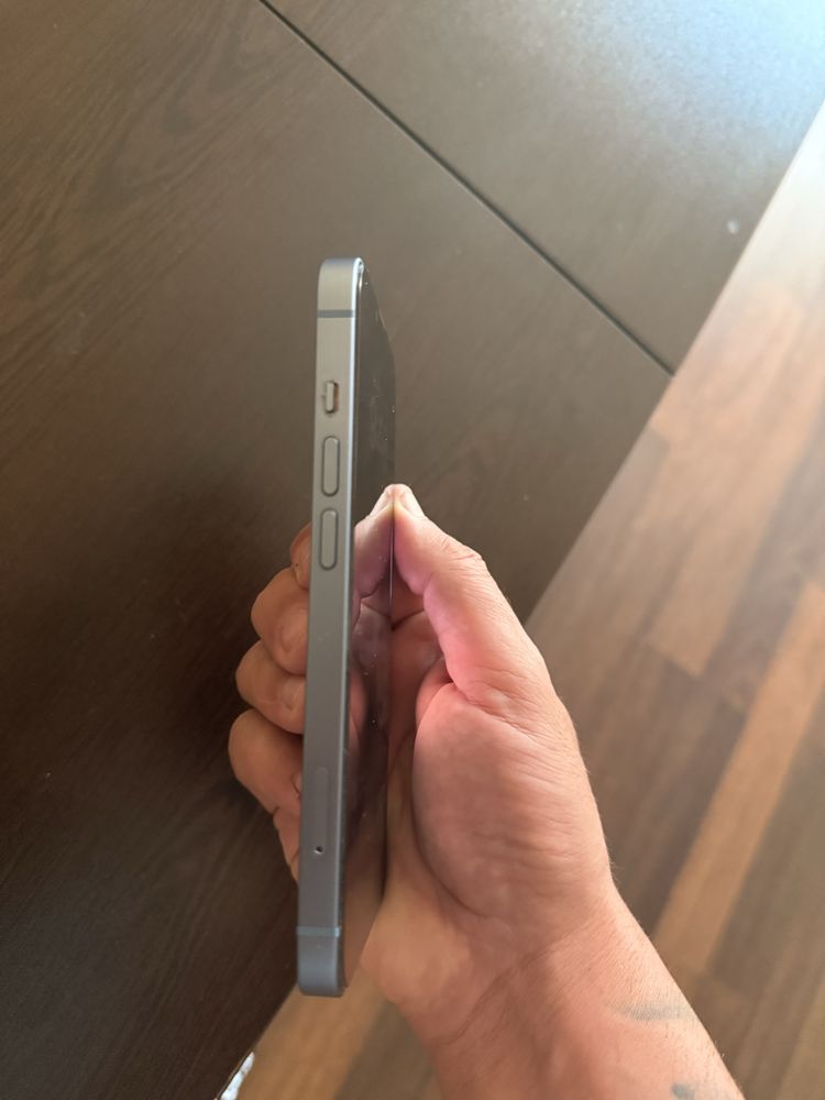 Продавам iphone 14