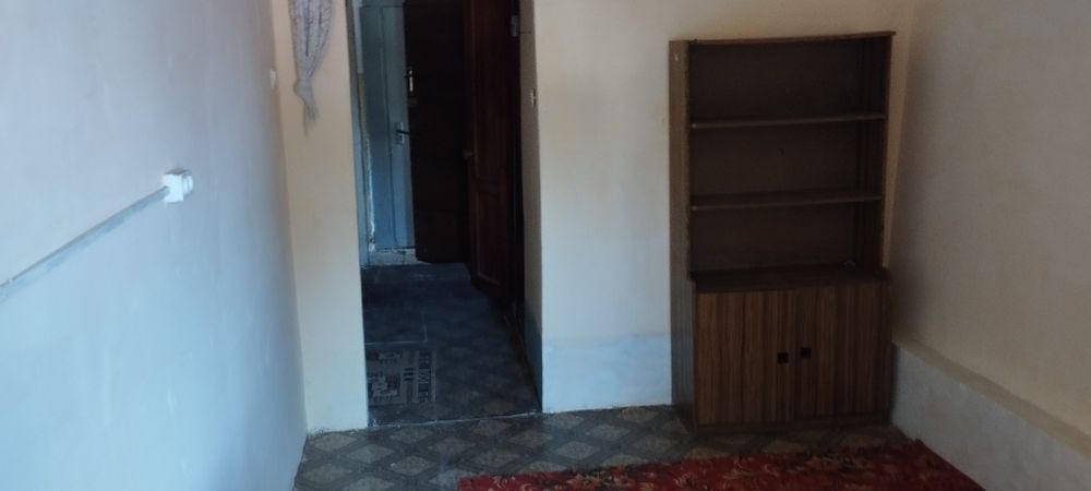 Продается 1 комнатная квартира в бывшем общежитии