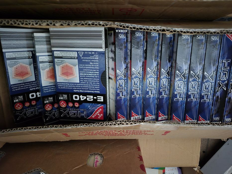 Vând 36 casete video VHS originale EDEKA HGX colectie  anii 1970- 1990