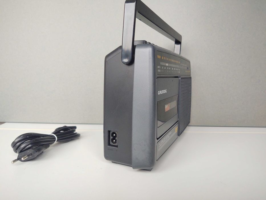 Radiocasetofon vechi Grundig
