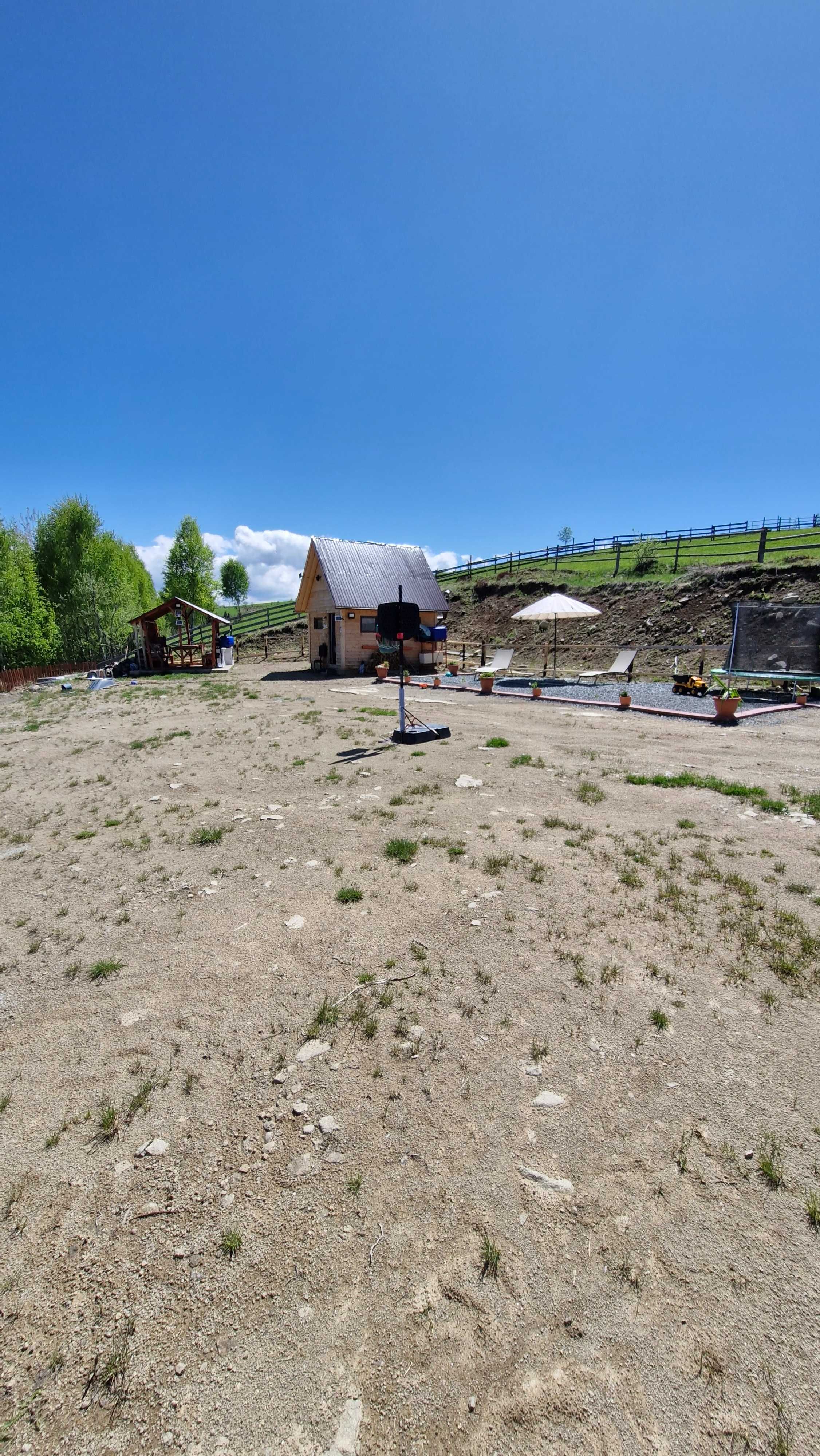 Teren cu cabana si anexe 40 km de cluj