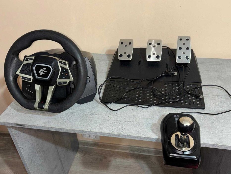 Vând volan gaming Flashfire Imola F107