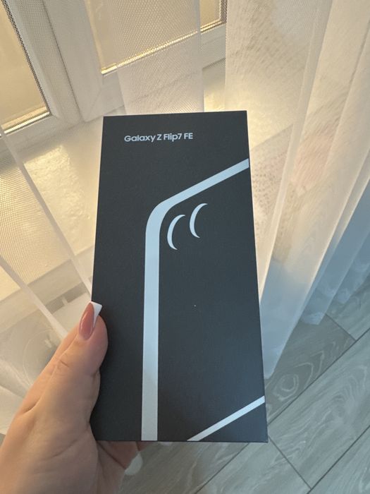 Продам новый Samsung Galaxy Z Glip 7 FE. Цена договорная.