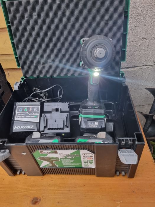 Impact hikoki wr 36 da, 3 baterii 5 amperi,incarcator,cutie
