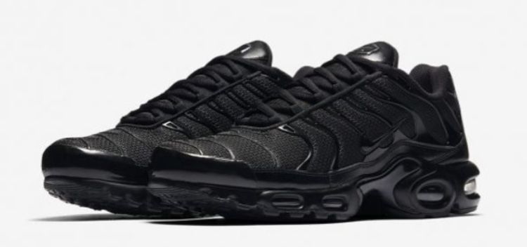 Nike tn triple black